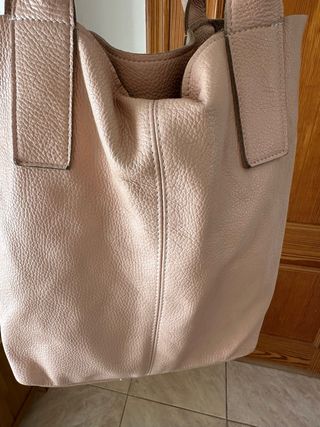 Bolso de piel rosa