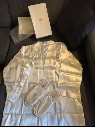 Bata y zapatillas de viaje Lancome