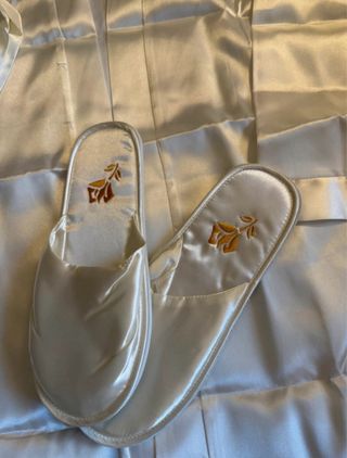 Bata y zapatillas de viaje Lancome