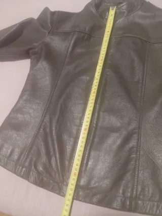 Cazadora de cuero verde