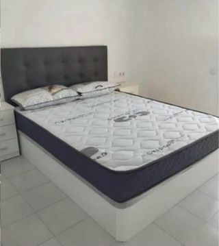 Liquidación:canapés y colchones armarios y sofas?