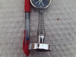 reloj despertador de sobremesa pequeño de metal vi