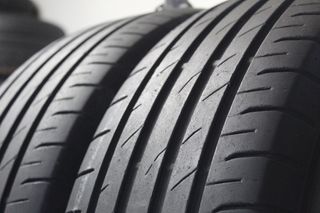 2 Pneumatici Toyo 215/65 R17 99V