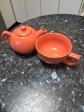 Cafetera y Taza Porcelana Naranja una maravilla