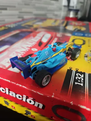 Coche F1 F. Alonso Renault 8 compatible scalextric