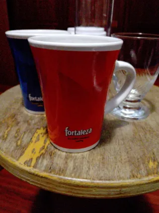 Lote tazas, vaso y copa postre.