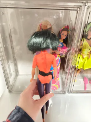 Muñeca Barbie con traje deportivo