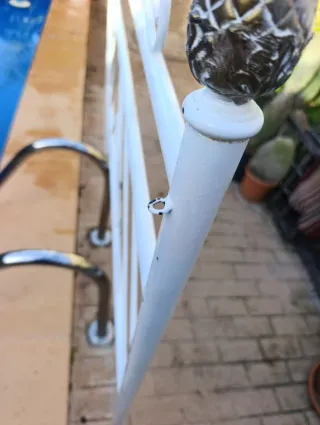 Cabecero de hierro forjado antiguo