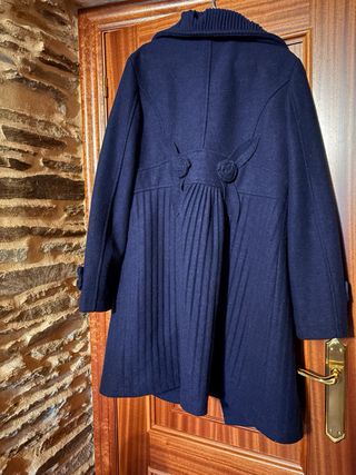 Abrigo azul marino elegante