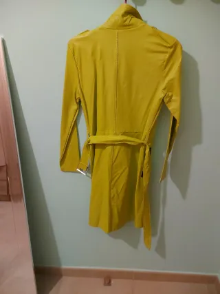 Vestido gabardina piel sintética cremalleras