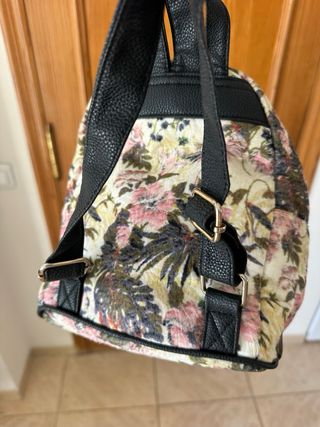 Mochila elegante floral