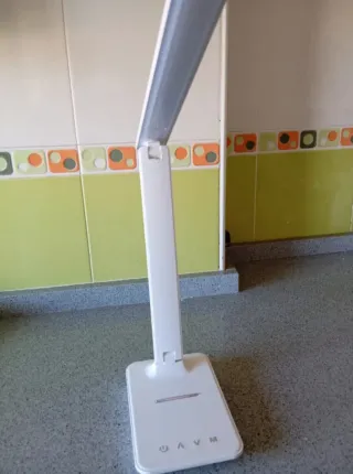 Lámpara de escritorio LED moderna