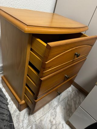Mesita de noche madera 3 cajones