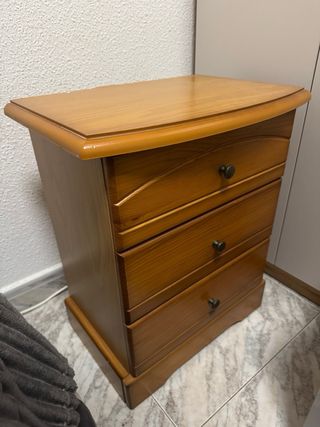 Mesita de noche madera 3 cajones