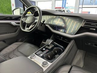 VOLKSWAGEN Touareg RLine 3.0 V6 TDI 210kW Tip 4M