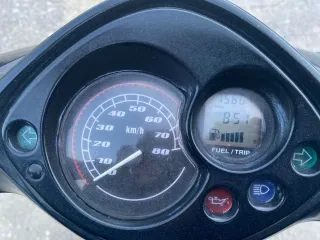 Yamaha Jog 2007 Negra y Rosa