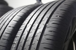 2 Pneumatici Usati Continental 215/65 R17 103V