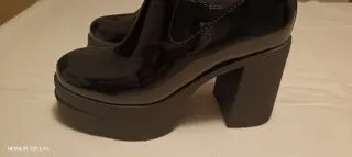 Stivaletti neri lucidi