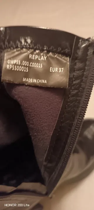 Stivaletti neri lucidi