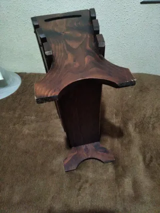 Revistero rústico de madera