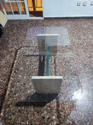 Tavolo da centro in vetro e marmo