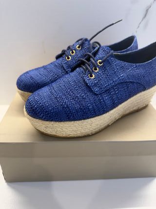 Zapatos Bibi Lou azules con cordones