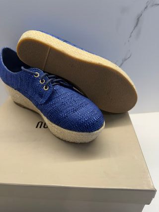 Zapatos Bibi Lou azules con cordones