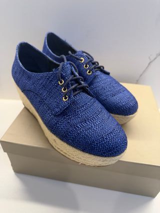 Zapatos Bibi Lou azules con cordones