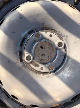 Llantas 15 4x100 con neumáticos 165/65 R15