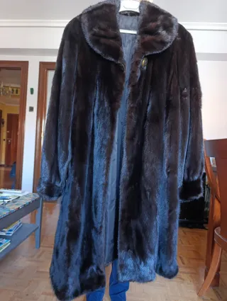 Abrigo de piel alta peletería