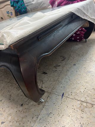 Tavolo basso in vetro e tessuto