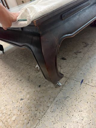 Tavolo basso in vetro e tessuto