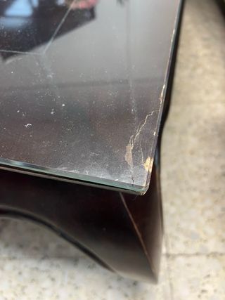 Tavolo basso in vetro e tessuto