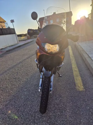 Honda Transalp 650 CC Roja