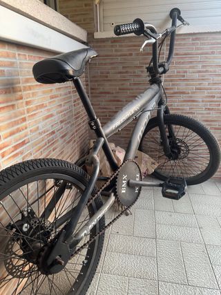 Bicicleta BMX Freestyle Negra