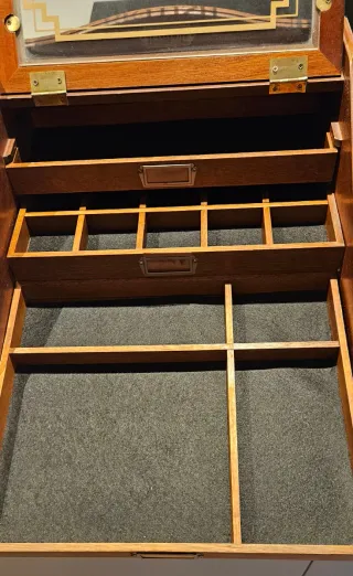 Joyero British 1929 madera y cristal