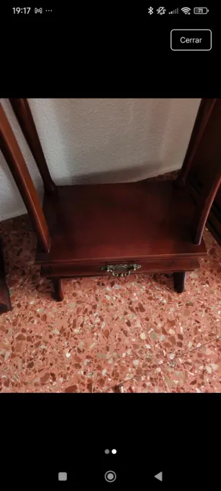 Perchero de madera con cajón