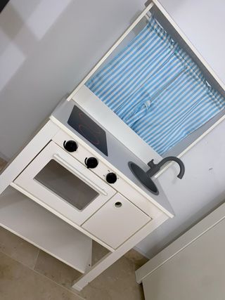 Cocinita de madera infantil