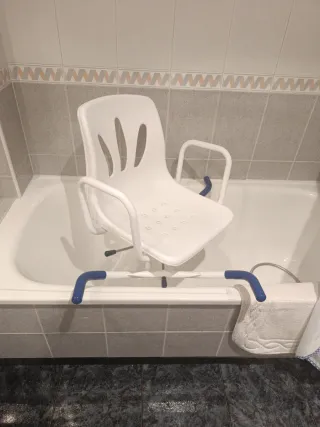 Silla para baño personas con movilidad reducida.