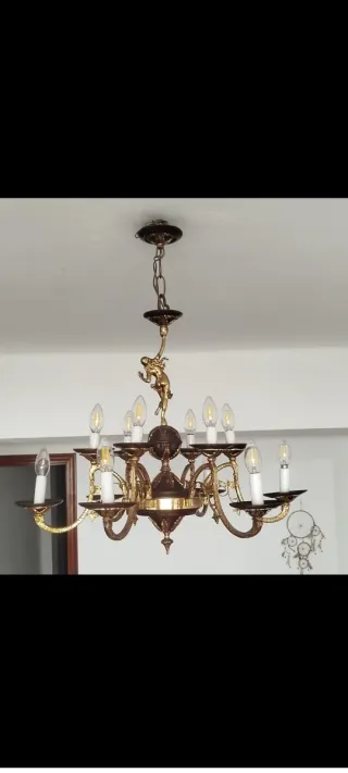 Lámpara de araña clásica dorada