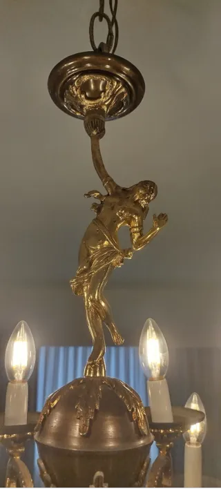 Lámpara de araña clásica dorada