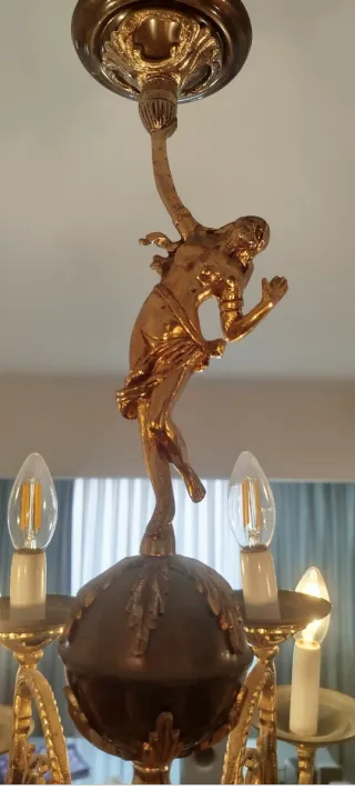 Lámpara de araña clásica dorada