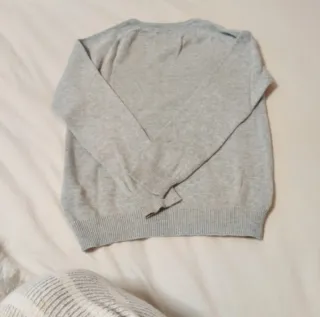 Maglioncino grigio scollo a V