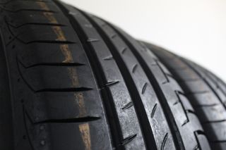 2 Pneumatici Continental 235/60 R18 107V Usati