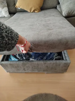 Sofá chaiselongue gris tela