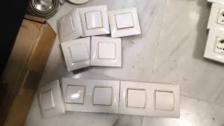 Enchufes y Interruptores Simon 27