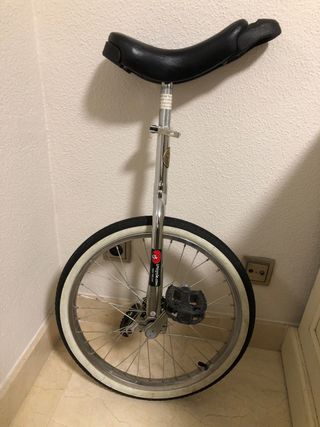 Uniciclo monociclo con rueda blanca original