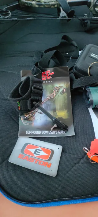 Arco caza PSE Uprising compuesto poleas caza tiro