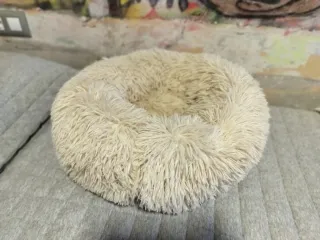 Cama para mascotas mullida y cómoda