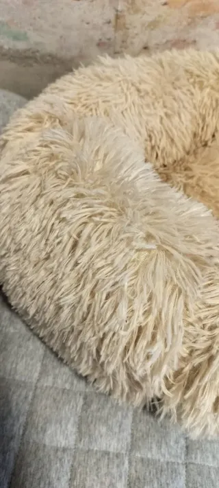 Cama para mascotas mullida y cómoda